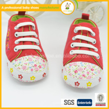 2015 Mode Baby Waking Schuhe Indoor Schuhe, weiche Schuhe mit Stickerei